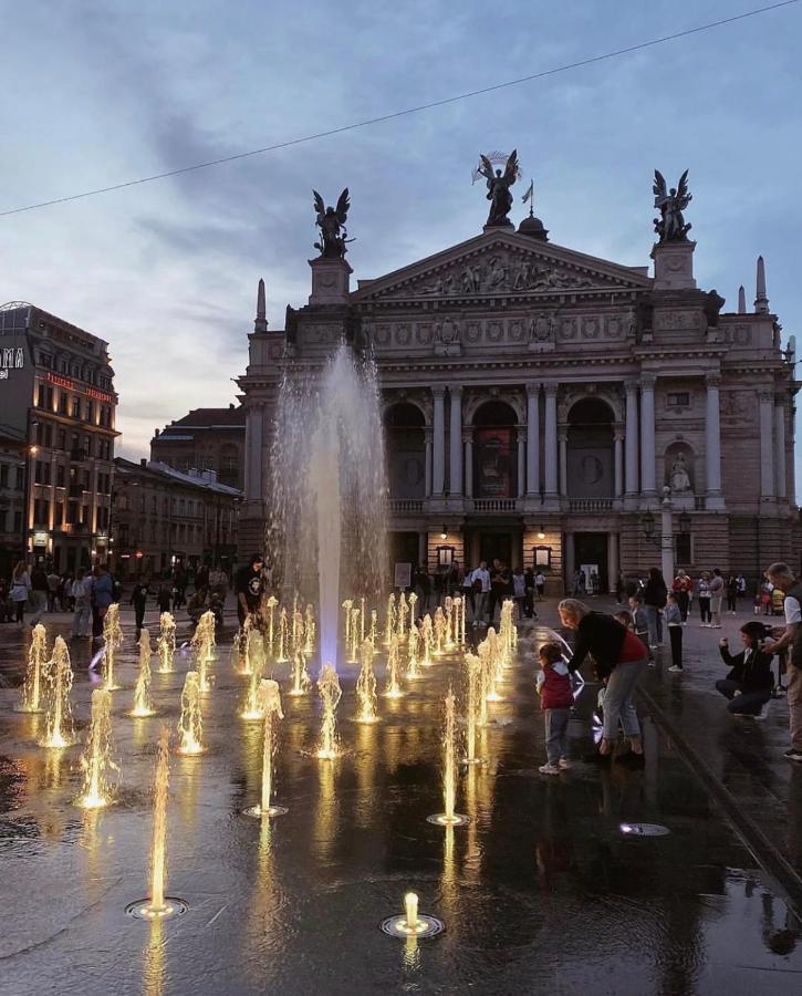 Rynok Square Lejlighed Lviv Eksteriør billede